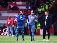 Andre Soares Jardine head coach and Diego Ramirez of America during the final second leg match between Toluca and America as part of the Liga BBVA MX, Torneo Clausura 2025 at Nemesio Diez Stadium on May 25, 2025 in Toluca, Estado de Mexico, Mexico.