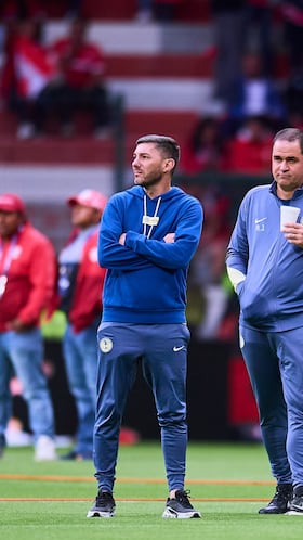 Andre Soares Jardine head coach and Diego Ramirez of America during the final second leg match between Toluca and America as part of the Liga BBVA MX, Torneo Clausura 2025 at Nemesio Diez Stadium on May 25, 2025 in Toluca, Estado de Mexico, Mexico.