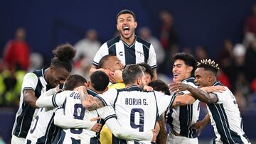 Pachuca's players celebrate winning the penalty shoot-out during the 2024 FIFA Intercontinental Cup football match between Mexico's Pachuca and Egypt's Al-Ahly at Stadium 974 in Doha on December 14, 2024. (Photo by Mahmud HAMS / AFP)