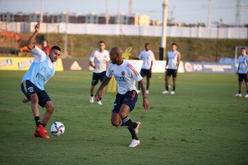 Los dirigidos por Reinaldo Rueda tuvieron su tercer día de prácticas. En la mañana hicieron trabajo de campo mientras que en la tarde se realizó gimnasio y trabajo en cancha.