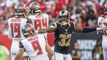 TAMPA, FL - SEPTEMBER 25: Los Angeles Rams Truman Johnson #22 and Troy Hill #32 celebrate a missed field goal attempt by Tampa Bay Buccaneers Roberto Aguayo #19 during the second half of their NFL football game at Raymond James Stadium on September 25, 2016 in Tampa, Florida. Mark Wallheiser/Getty Images/AFP
== FOR NEWSPAPERS, INTERNET, TELCOS & TELEVISION USE ONLY ==