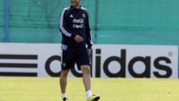 Higu&aacute;in, entrenando con la Selecci&oacute;n.