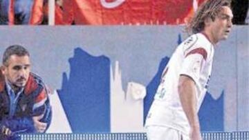 <b>JUEGO VIOLENTO. </b>Javi Navarro, suspendido con un partido.