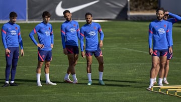 Vrsaljko, Jo&atilde;o F&eacute;lix, Cunha, Lodi, Felipe y Herrera en el entrenamiento del Atl&eacute;tico.