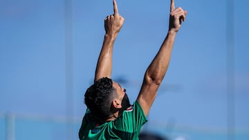 Puertas celebra su gol.