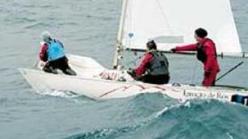 <b>EN CABEZA.</b> Azón, Pisonero y Sánchez del Campo mandan en Yngling.