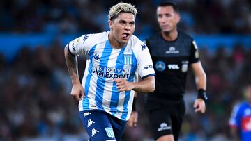 Juan Fernando Quintero durante un partido de Racing