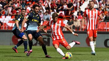 Aprobados y suspensos del Almería: Melero sí es de Primera