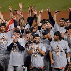 Los Astros rompen maleficio de 55 años con su primer título