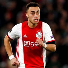Sergiño Dest se acerca al Bayern y Ajax lo tasa en 30 millones