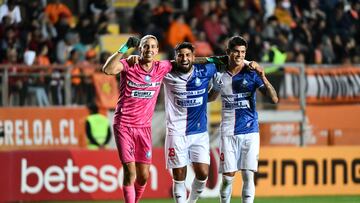 Futbol, Cobreloa vs Antofagasta
Fecha 2, campeonato Ascenso 2023.
El jugador de Antofagasta Adrian Cuadra, izquierda derecha centro, celebra su gol contra Antofagasta durante el partido de primera division B disputado en el estadio Zorro del Desierto Calama, Chile.
02/04/2023
Pedro Tapia/Photosport.