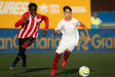 Crece otro Jes¨²s Navas: lateral, de Los Palacios... y primo de Gavi