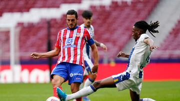 Soccer Football - LaLiga - Atletico Madrid v Leganes - Civitas Metropolitano, Madrid, Spain - October 20, 2024 Atletico Madrid's Koke in action with Leganes' Yvan Neyou REUTERS/Ana Beltran