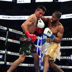 Cubano Andy Cruz noquea al mexicano Jovanni Straffon en el tercer round