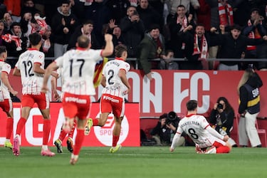 2-1. Fran Beltrán celebra el segundo tanto.
