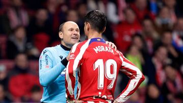 MADRID, SPAIN - FEBRUARY 4: (L-R) Referee Antonio Mateu, Alvaro Morata of Atletico Madrid  during the La Liga Santander  match between Atletico Madrid v Getafe at the Estadio Civitas Metropolitano on February 4, 2023 in Madrid Spain (Photo by David S. Bustamante/Soccrates/Getty Images)