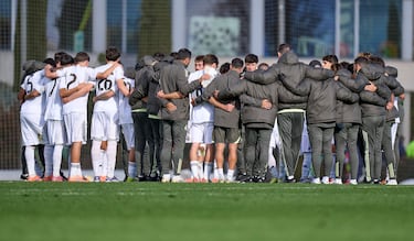 Un duende y un gigante por Navidad
