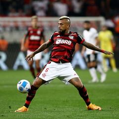 Vidal vuelve a jugar la Copa Libertadores después de 5.565 días y Flamengo supera a Corinthians