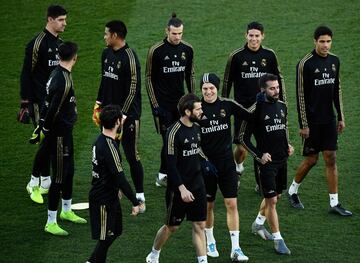 Real Madrid's players attend a public training session at the Ciudad Real Madrid training ground in Valdebebas, Madrid, on December 30, 2019. (Photo by OSCAR DEL POZO / AFP)