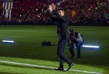 El Atlético celebró la Supercopa de Europa con su afición