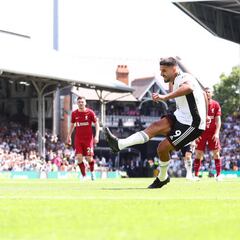 Magic Mitrovic nets twice as Fulham hold Liverpool to 2-2 draw