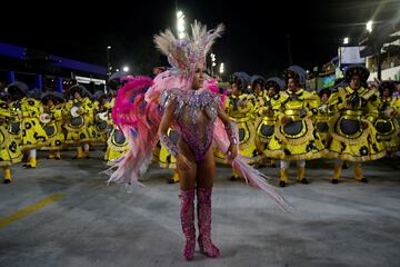 Uno de los eventos más importantes de Brasil se vuelve a celebrar. Tras dos años de parón por el COVID vuelve el Carnaval de Río.