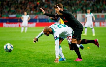 Santiago Arias in action against Lokomotiv Moscow in the Champions League.
