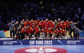 España cayó en Budapest ante Suecia por 26-27, y no pudo cosechar su tercer oro continental consecutivo, pero se colgó una plata de mucho valor en su cuarta final consecutiva.  
