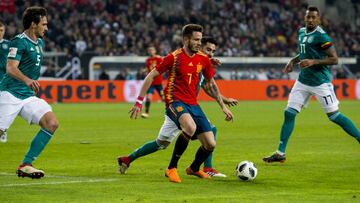 Sa&uacute;l con la Selecci&oacute;n ante Alemania. 