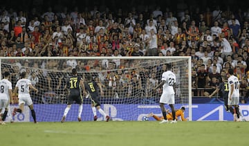 0-2 Pjanic marcó el segundo gol de penalti.