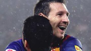 Messi celebra uno de sus tres goles contra el Atlético.