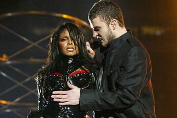 Acompañados por P.Diddy, Kid Rock y Jessica Simpsons, las cabecillas del show de medio tiempo del Super Bowl 38 marcaron un antes y un después, y no precisamente por sus dotes musicales. El incidente, conocido como 'nipplegate', en el que Timberlake, aparentemente por accidente, dejó al descubierto un pezón de Jackson, fue un escándalo que motivó varios cambios en la producción del show para años venideros.