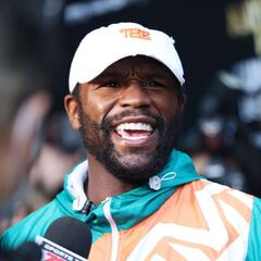 At what age did Floyd Mayweather retire from professional boxing?