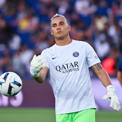 Keylor Navas asks social media followers to help find a school for his son