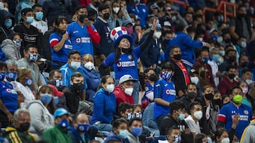 Aficionados de Cruz Azul durante un partido en el Guardianes 2021