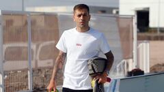 Rub&eacute;n Pe&ntilde;a a su entrada en la Ciudad Deportiva del Villarreal.