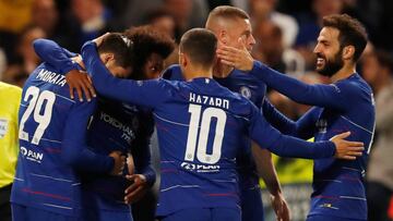 Soccer Football - Europa League - Group Stage - Group L - Chelsea v Vidi FC - Stamford Bridge, London, Britain - October 4, 2018 Chelsea's Alvaro Morata celebrates scoring their first goal with teammates Action Images via Reuters/Andrew Boyers