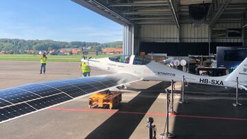 Un piloto suizo hace historia en el mundo de la aviación con un hito que supera los 9.500 metros de altitud