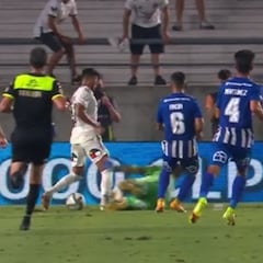 El polémico penal a favor de Colo Colo en el Superclásico