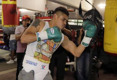 Era albañil y hoy es campeón del mundo, el mexicano que rompió sus barreras a través del box