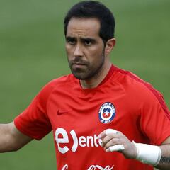 Bravo destroza a uno de los preparadores de arqueros