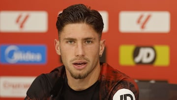 José Ángel Carmona, en la Ciudad Deportiva del Sevilla.