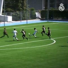 Un canterano del Madrid mejora la cuchara del legendario Raúl