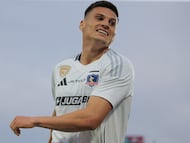 Futbol, Colo Colo vs Deportes Limache.
Fecha 25, Liga de Primera 2025.
El jugador de Colo Colo Lucas Cepeda, celebra su gol contra Deportes Limache durante un partido de primera division disputado en el estadio Nacional en Santiago, Chile.
27/10/2025
Javier Torres/Photosport
Football, Colo Colo vs Deportes Limache.
25st turn, Division League 2025.
Colo Colo’s player Lucas Cepeda, celebrates his goal against Deportes Limache during a first division match at the Nacional stadium in Santiago, Chile.
27/10/2025
Javier Torres/Photosport