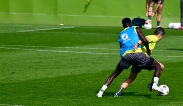 Maguette pide sitio en Córdoba