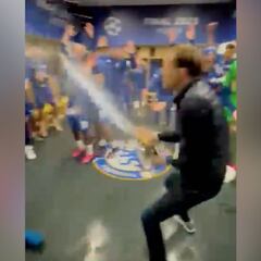 La entrada de Tuchel al vestuario que ya es historia: atentos al momento zapatillas