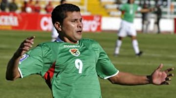 Marcó 16 goles por Bolivia (Eliminatorias 2002, 2006, 2010).