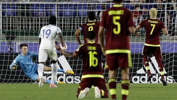 Venezuela falló un penalti que pudo darle esperanza