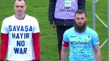 Un jugador turco reniega vestir una camiseta contra la guerra