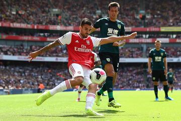 Su primer partido oficial como titular no pudo ser mejor: MVP del encuentro contra el Burnley en el Emirates. Dio dos asistencias de gol, repartió 36 pases buenos (90% de acierto), tuvo éxito en todos sus regates (cuatro de cuatro) y recuperó siete balones. Justificó el empeñó de Emery en ficharle en su primer partido ante su nueva afición.